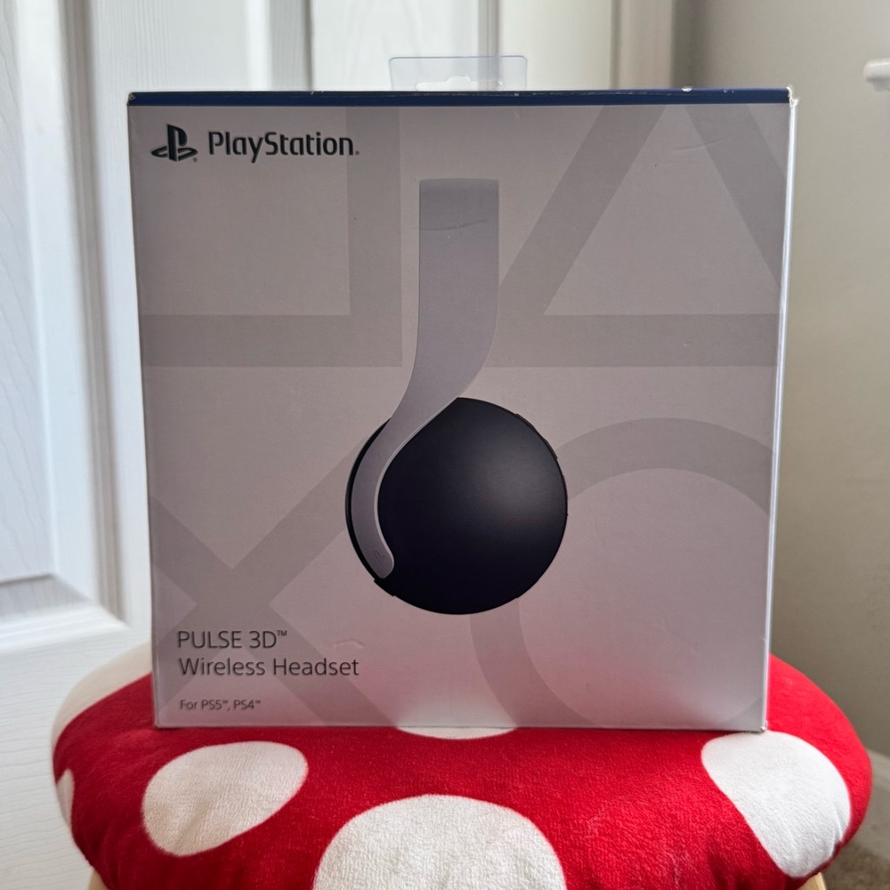Sony Pulse 3D Bluetooth Wireless Gaming Headset for PlayStation 5 - White